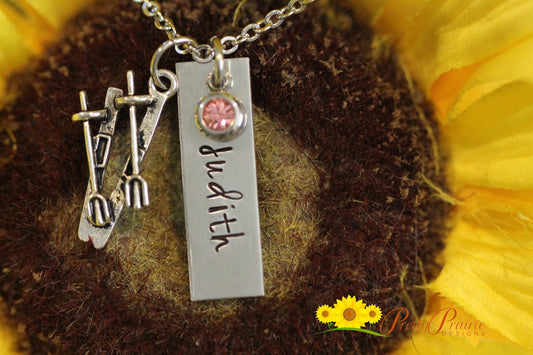 Ski Pendant Necklace, Ski Keychain, Personalized Skier Jewelry, Winter Sport Jewelry, Skier Charm Necklace, Skier Gift, Ski Lover Present