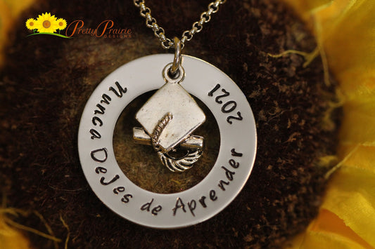 Nunca Dejes de Aprender Teacher's Necklace, Never Stop Learning Keychain, Year End Teachers Gift, Hand Stamped, Personalized, Spanish Gift