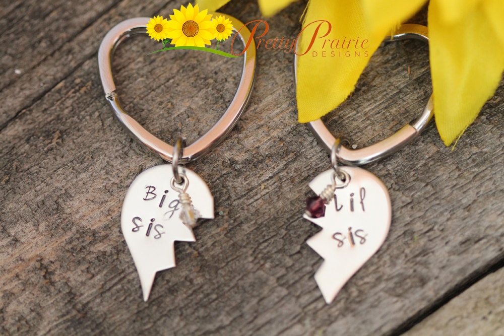 Big Sis Lil Sis Keychain, Puzzle Heart Gift, Matching Keychain, Personalized Birthstone Charm, Hand Stamped, Sister Gift, Gift for Daughters